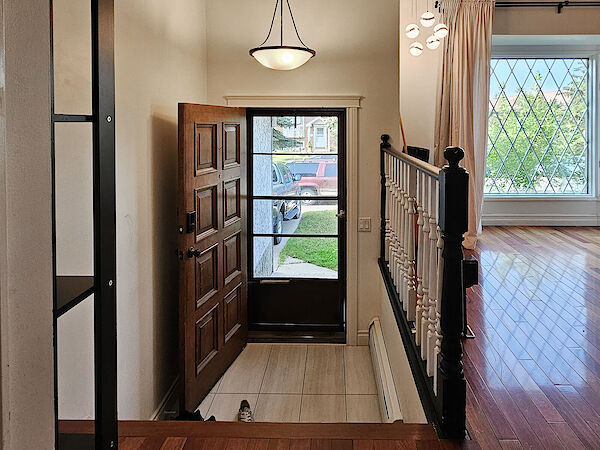 Airdrie 4 + Den bedrooms House for rent. Property photo: 583411-3