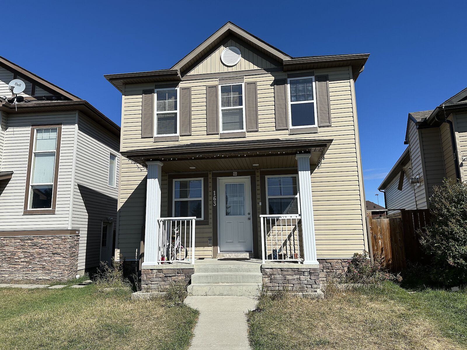 Calgary 3 + Den bedrooms Main Floor for rent. Property photo: 583895-1