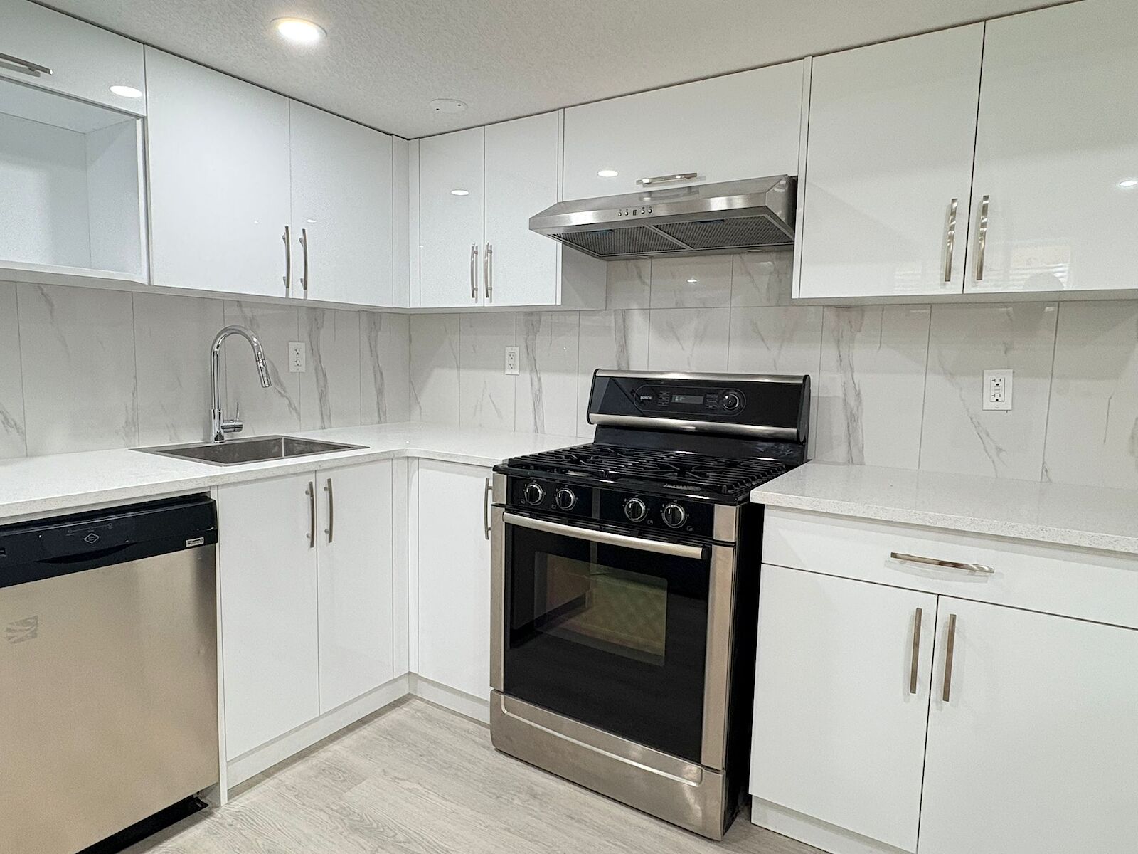 Calgary 2 bedrooms Basement for rent. Property photo: 584495-1