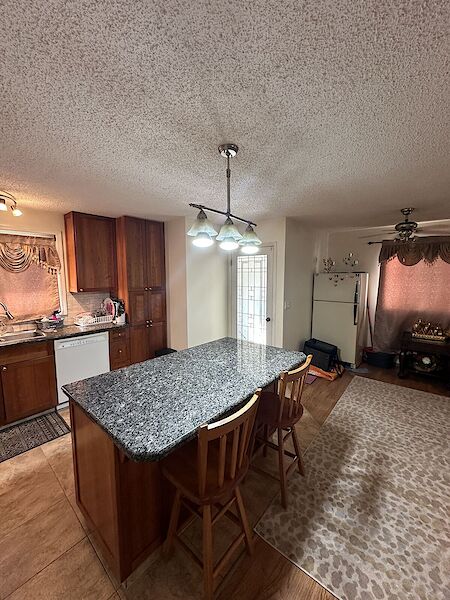 Calgary 3 bedrooms Main Floor for rent. Property photo: 584586-2