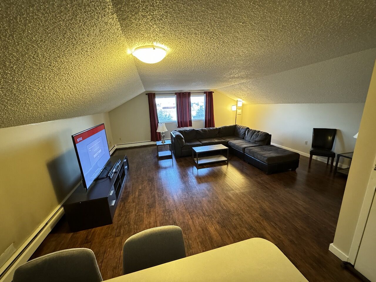 Edmonton 2 bedrooms Condo Unit for rent. Property photo: 585652-1