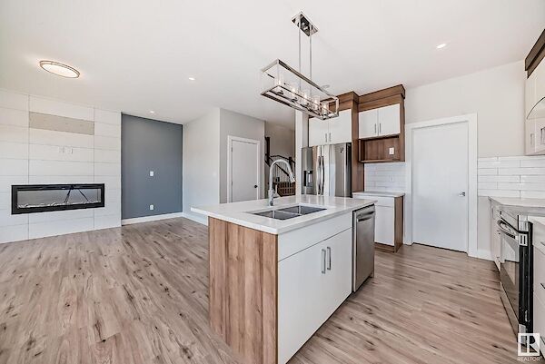 Leduc 4 bedrooms Main Floor for rent. Property photo: 585709-2