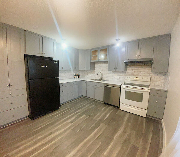 Calgary 5 bedrooms House for rent. Property photo: 586231-2