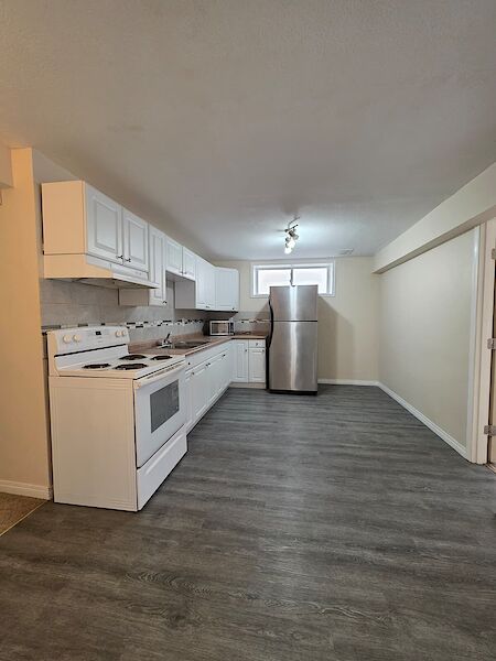Calgary 1 bedroom Basement for rent. Property photo: 586366-2