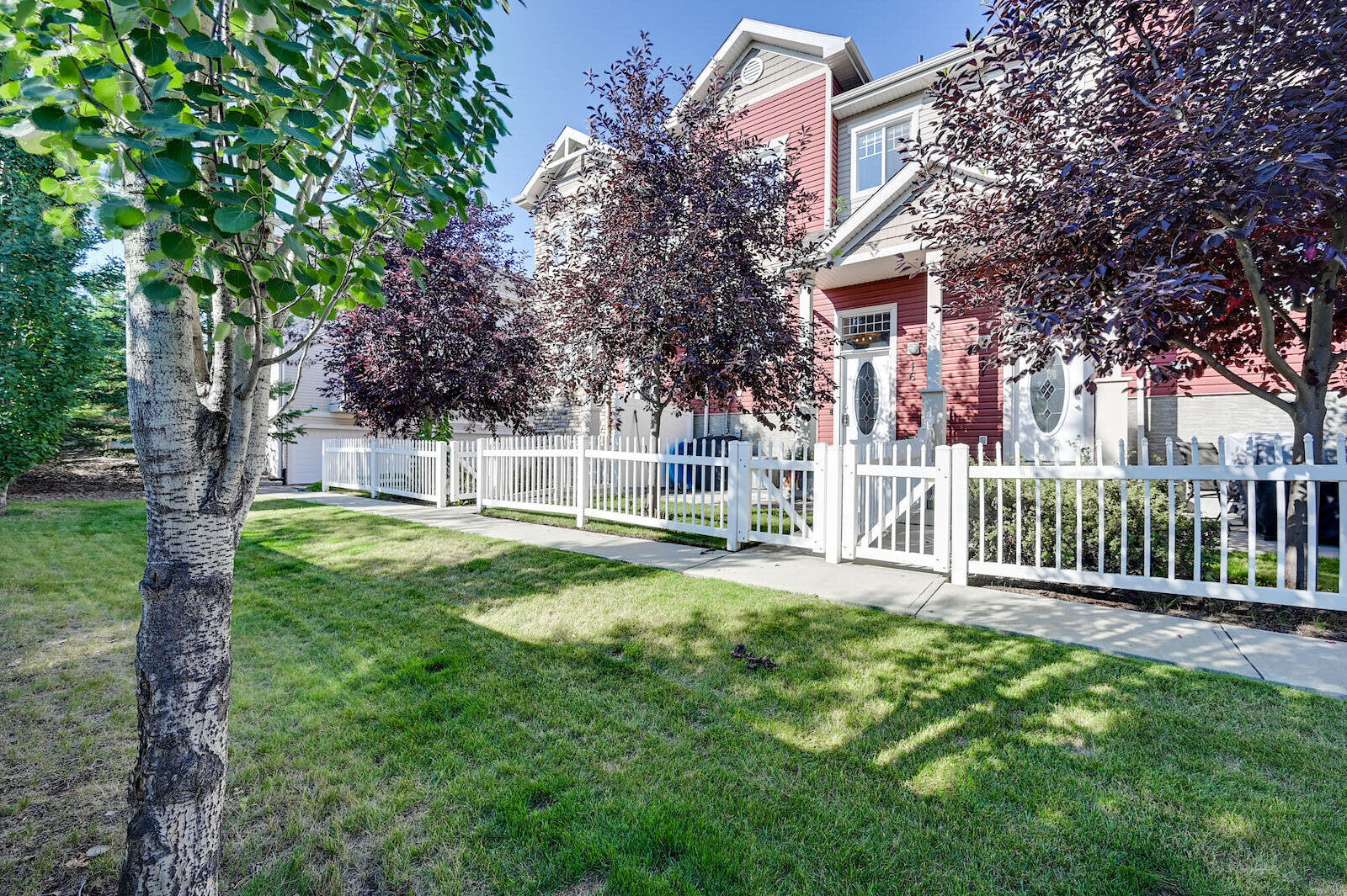 Edmonton 3 + Den bedrooms Condo Unit for rent. Property photo: 587013-1