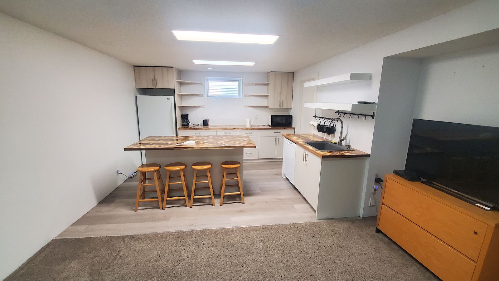 Calgary 2 bedrooms Basement for rent. Property photo: 587341-1