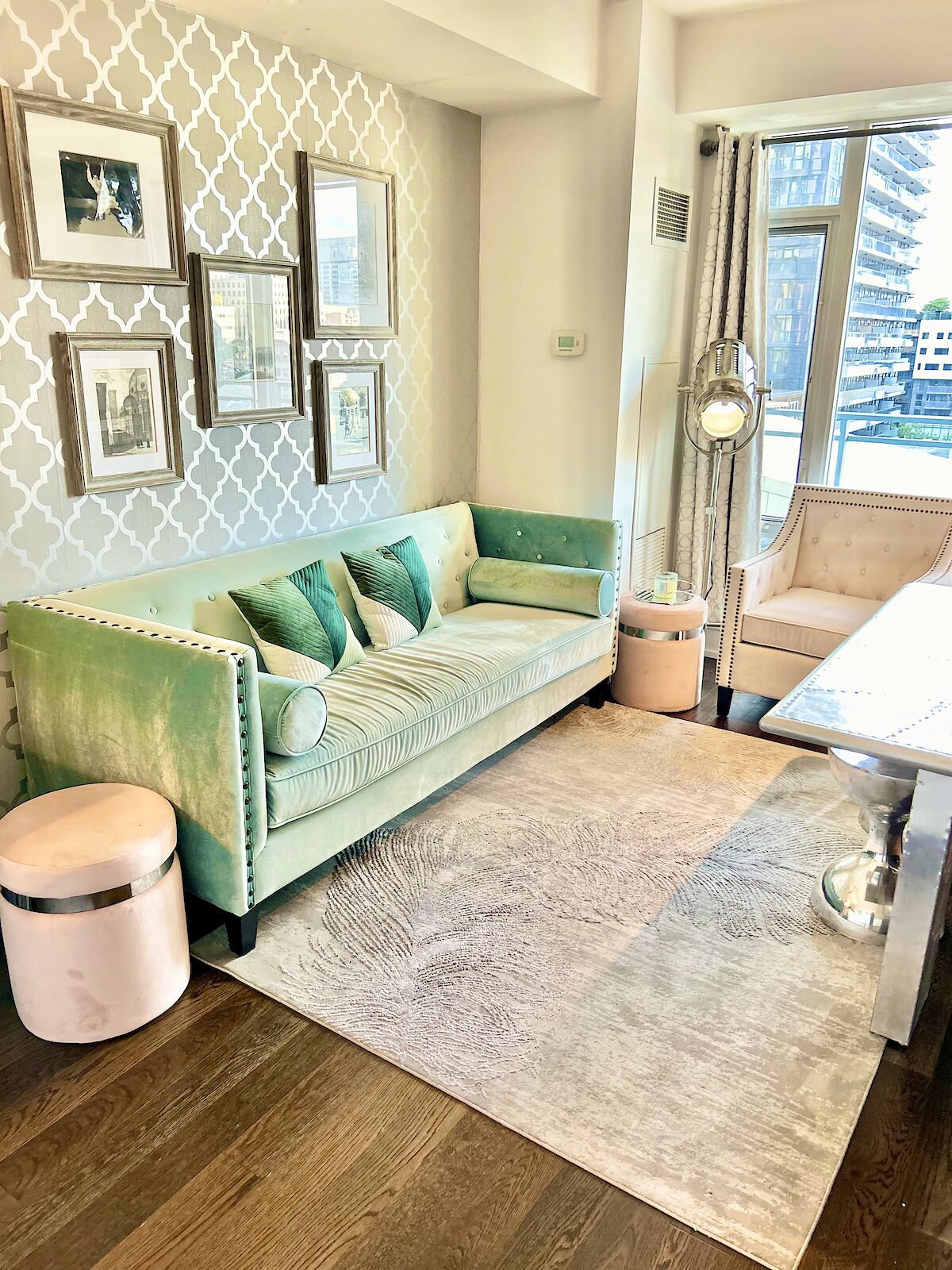 Toronto studio Condo Unit for rent. Property photo: 587565-1