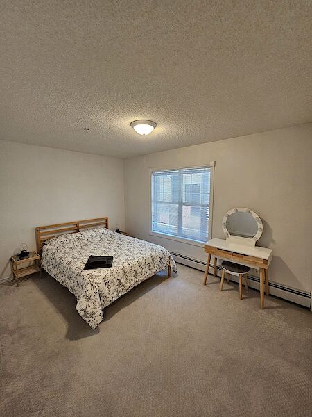 Calgary 2 bedrooms Condo Unit for rent. Property photo: 588012-2
