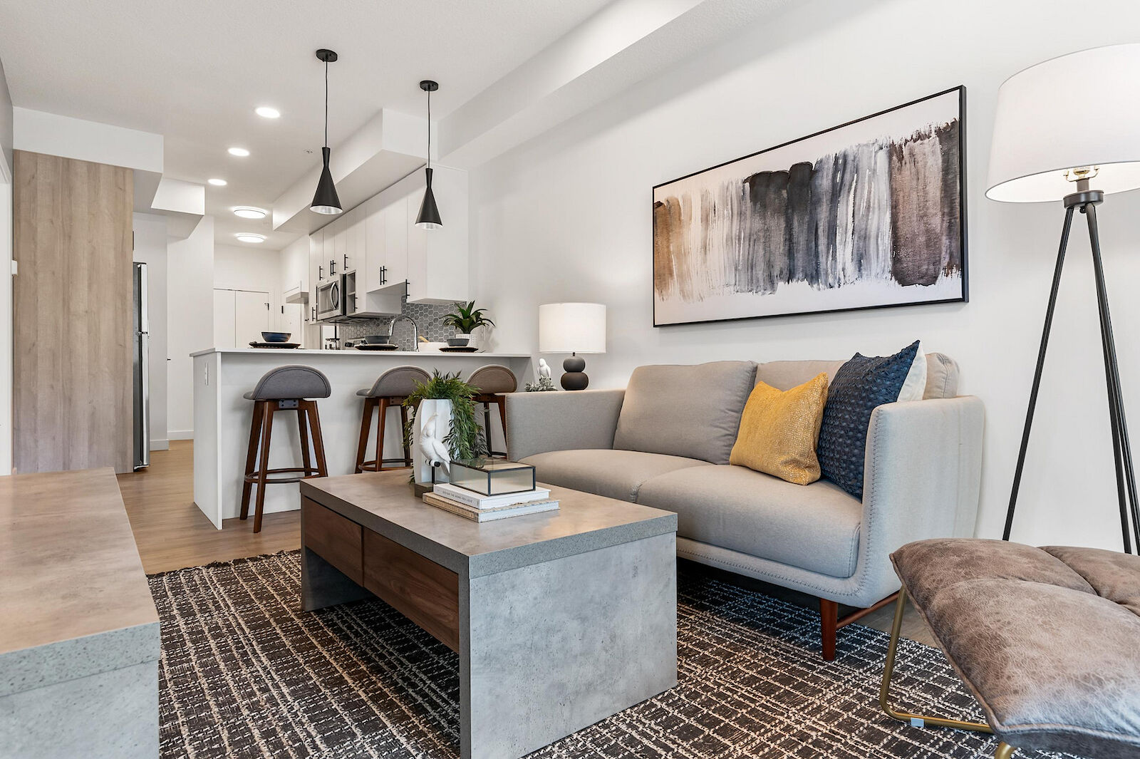Edmonton 2 bedrooms Apartment for rent. Property photo: 588474-1