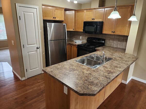 Airdrie 3 bedrooms Townhouse for rent. Property photo: 589074-3