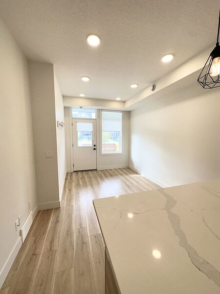 Calgary 1 bedroom Townhouse for rent. Property photo: 589145-3