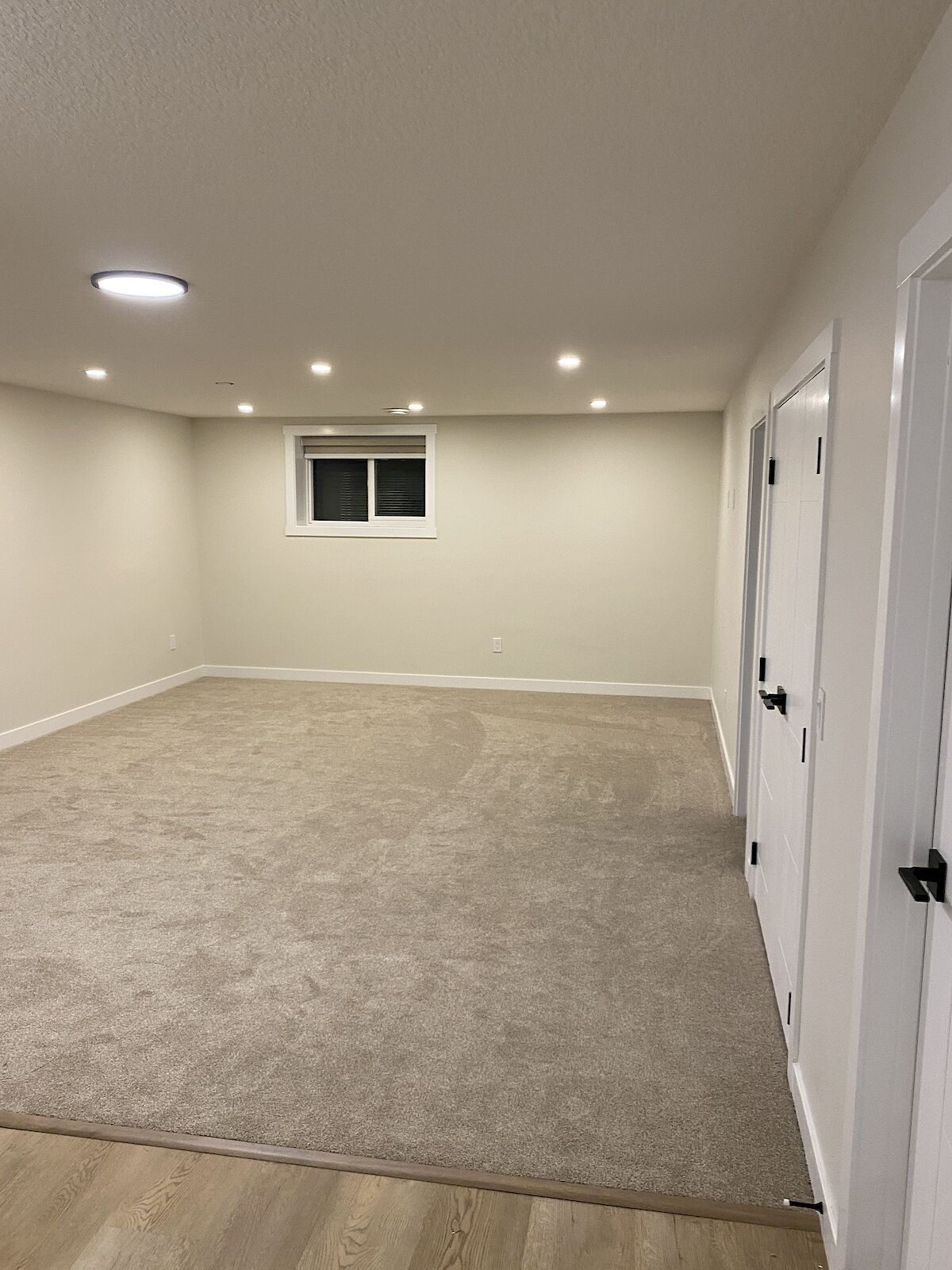 Living+Room Calgary 2 bedrooms Basement for rent. Property photo: 590020-1
