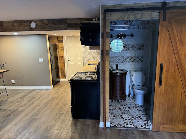 Cochrane studio Basement for rent. Property photo: 590043-3