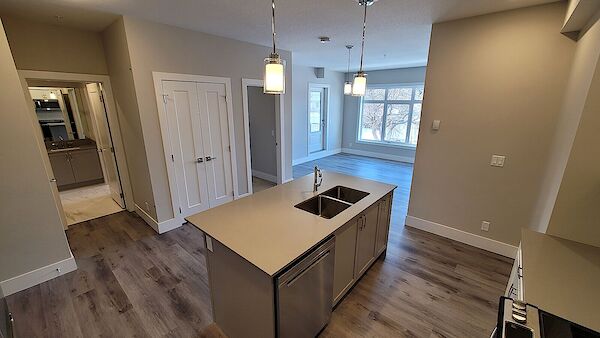 Calgary 2 bedrooms Condo Unit for rent. Property photo: 590061-3