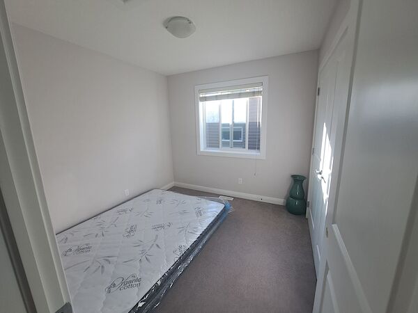 Calgary 1 bedroom Room For Rent for rent. Property photo: 590492-3