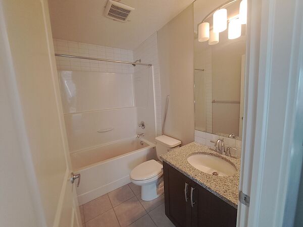 Calgary 1 bedroom Room For Rent for rent. Property photo: 590492-2
