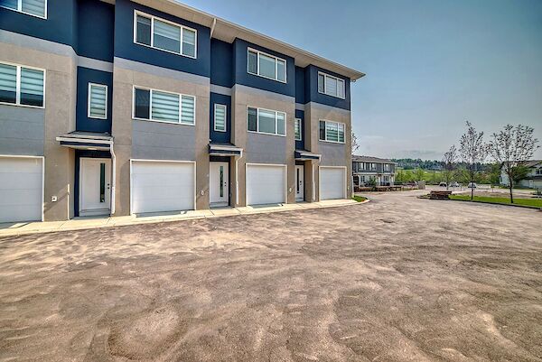 Calgary 3 bedrooms Townhouse for rent. Property photo: 590613-3