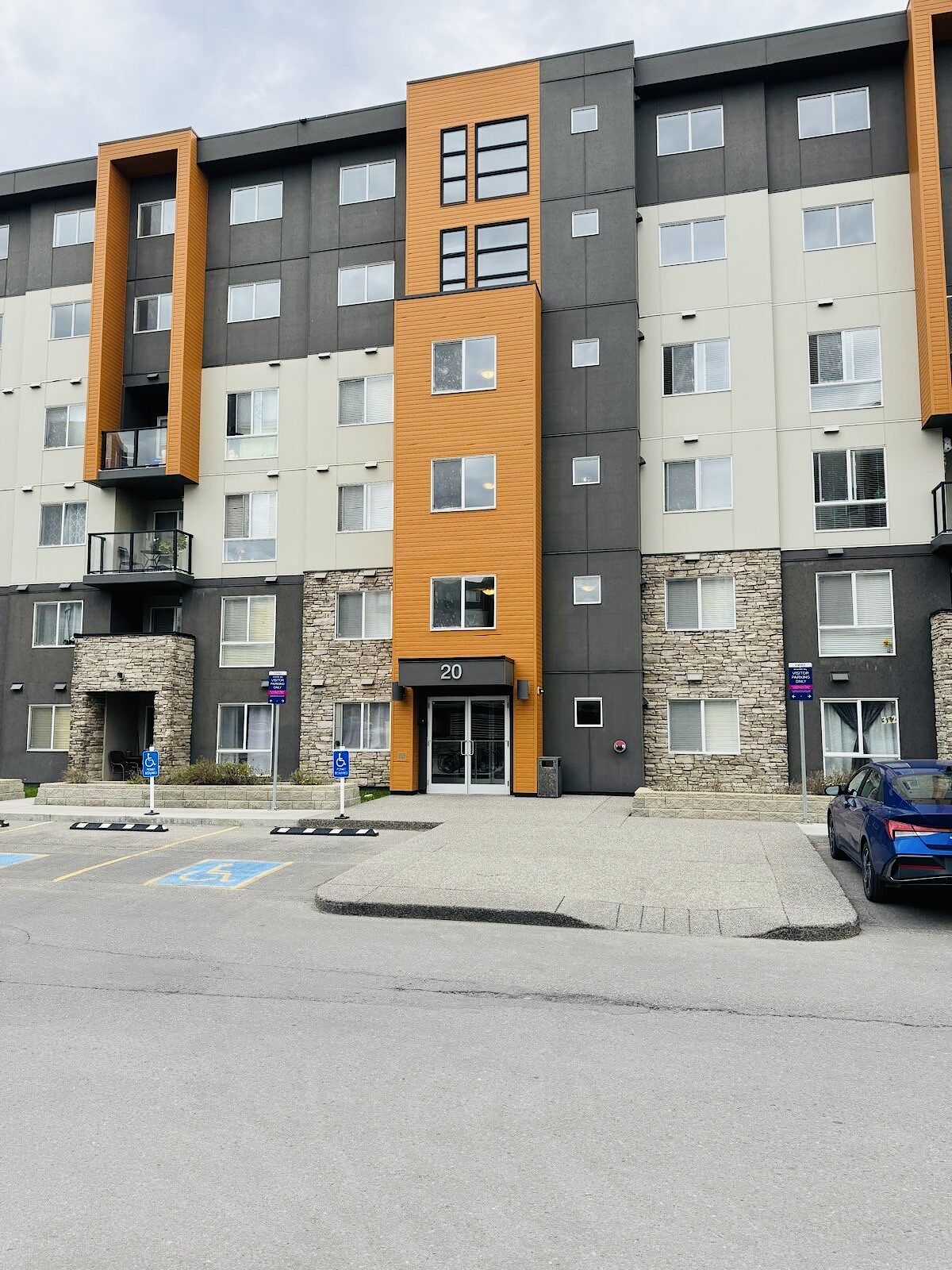 Calgary 2 bedrooms Condo Unit for rent. Property photo: 590674-1