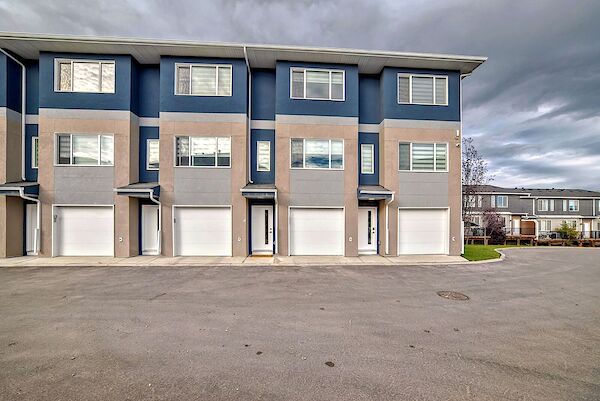 Calgary 2 + Den bedrooms Townhouse for rent. Property photo: 591032-3