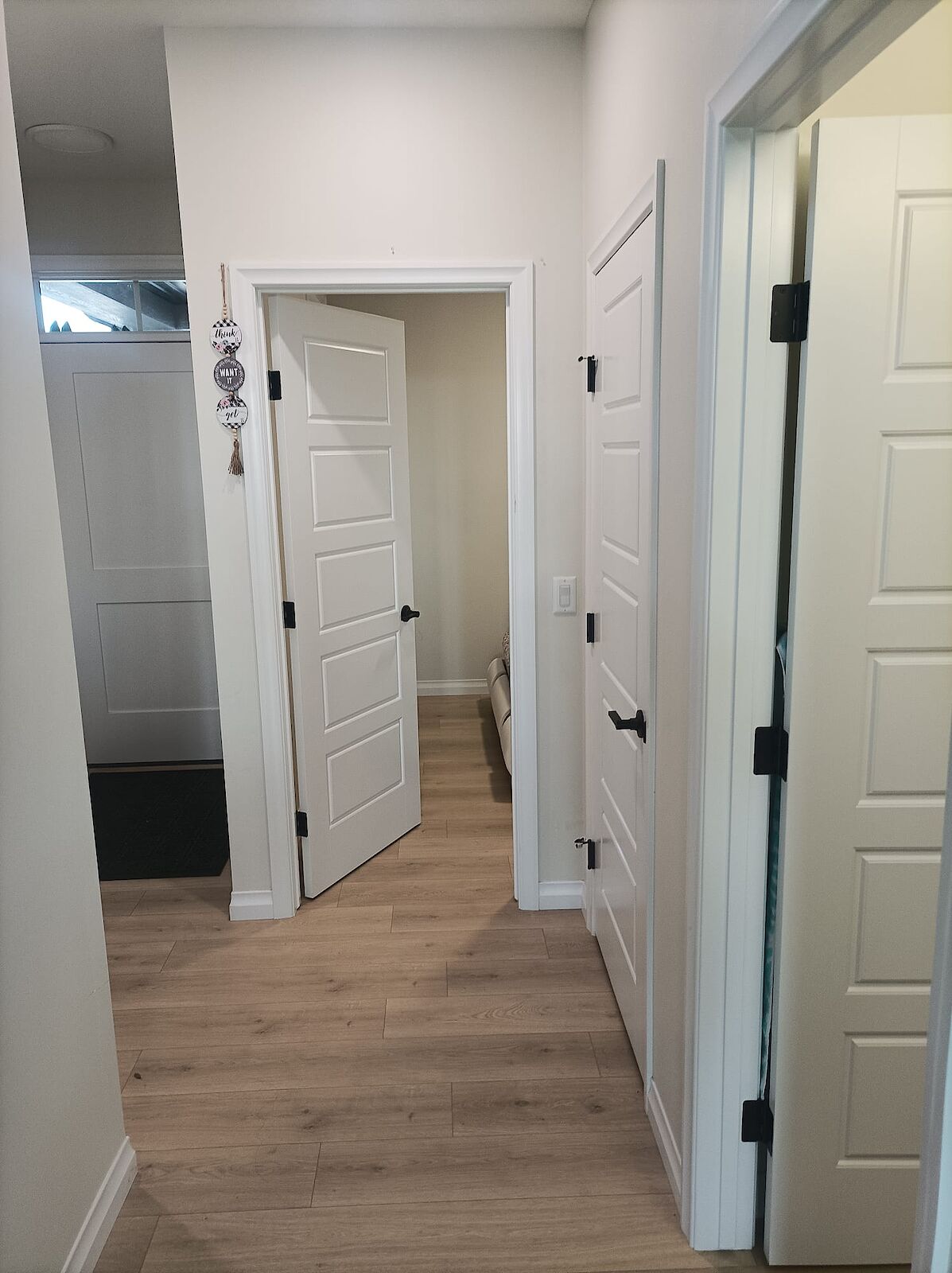 Calgary 1 bedroom Room For Rent for rent. Property photo: 591132-1