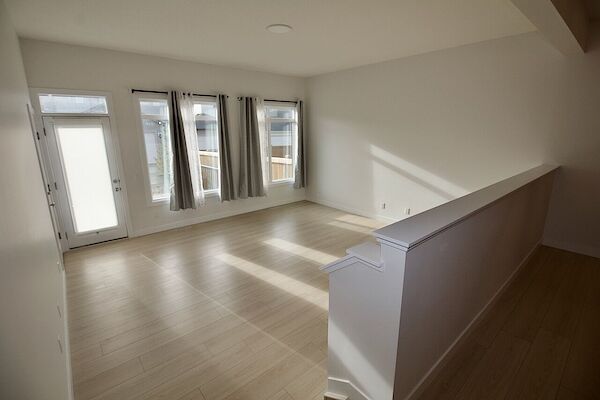 Edmonton 3 bedrooms Main Floor for rent. Property photo: 591492-2