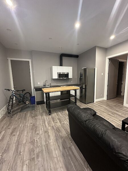 Edmonton 1 bedroom Condo Unit for rent. Property photo: 591772-2