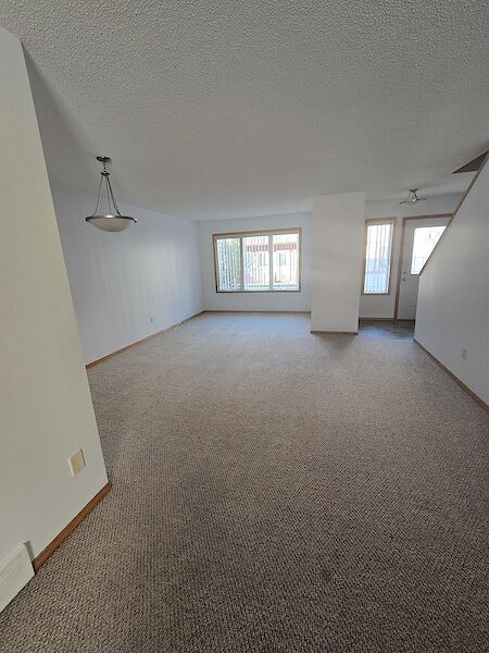 Winnipeg 3 bedrooms Townhouse for rent. Property photo: 591876-2