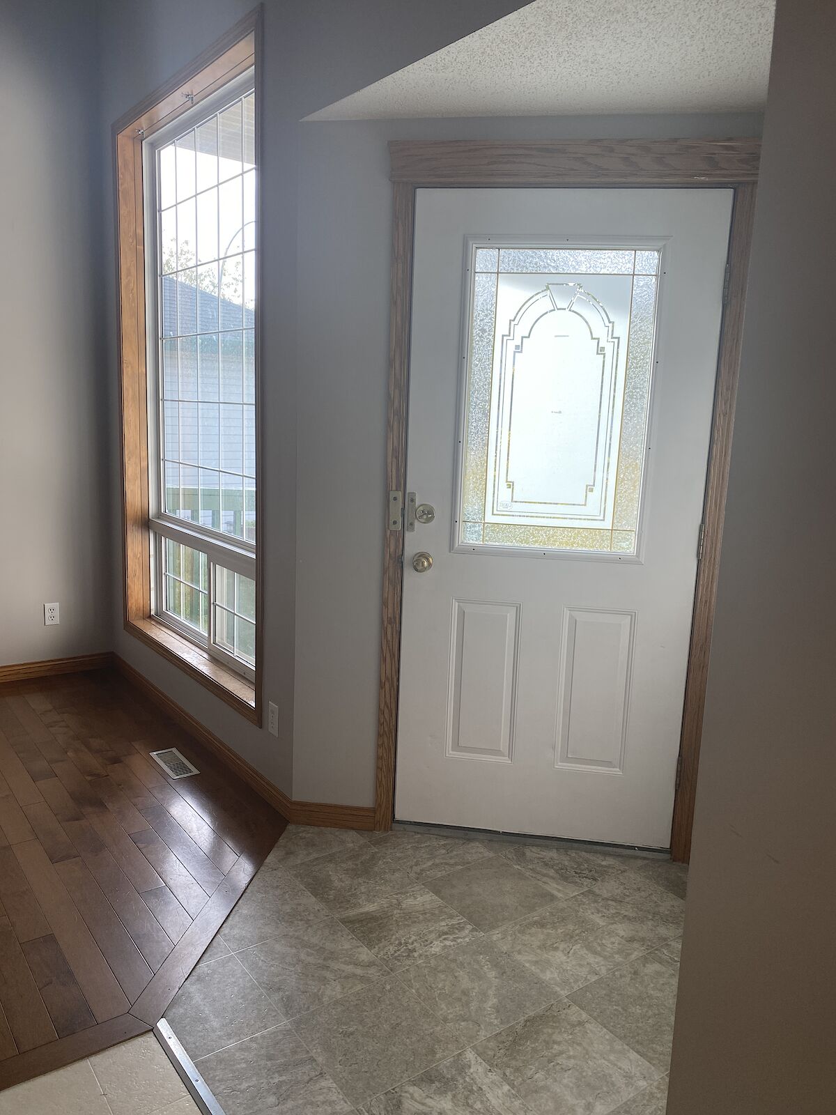 Calgary 3 bedrooms Main Floor for rent. Property photo: 592021-1