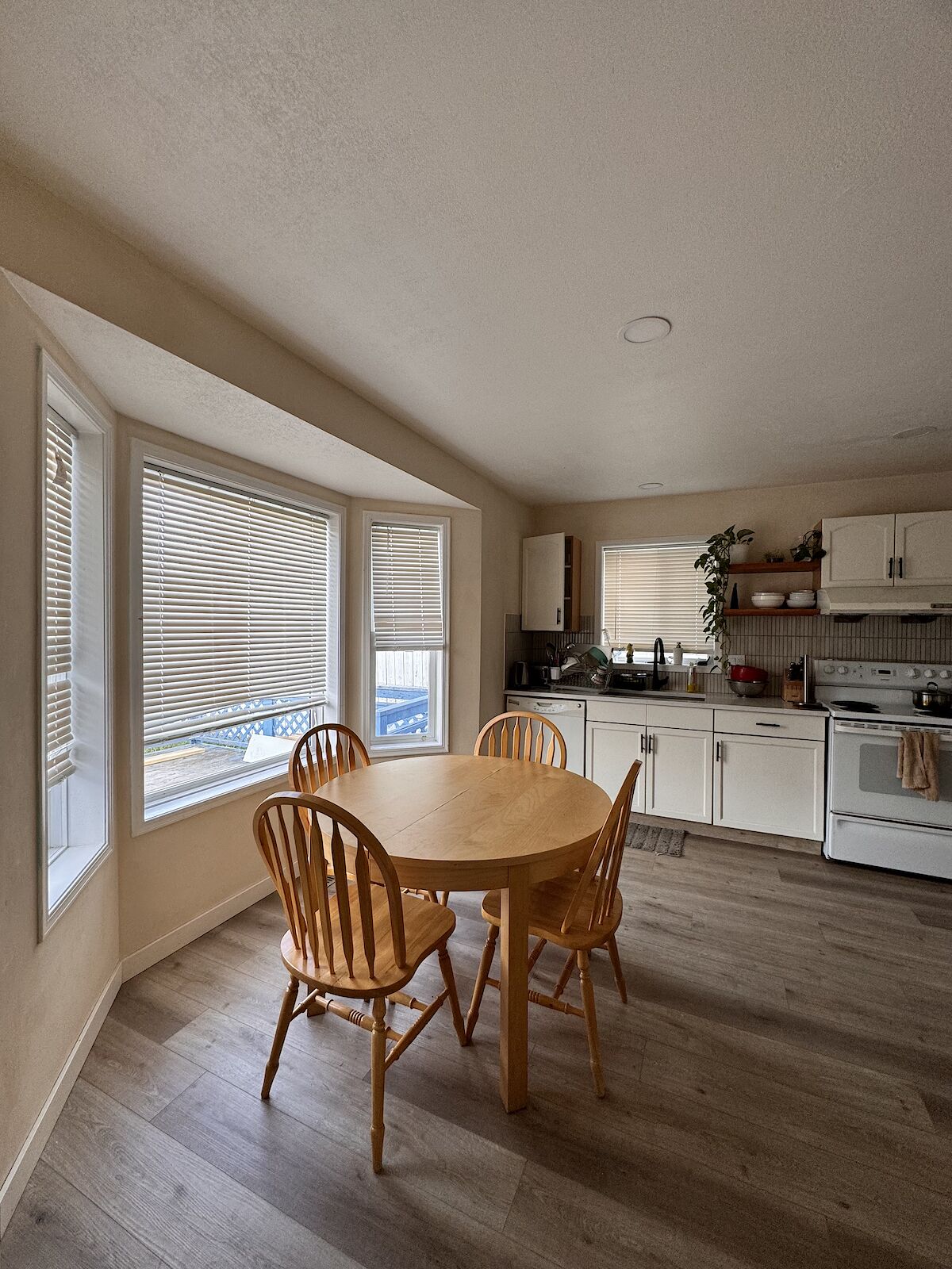 Calgary 4 bedrooms House for rent. Property photo: 592196-1