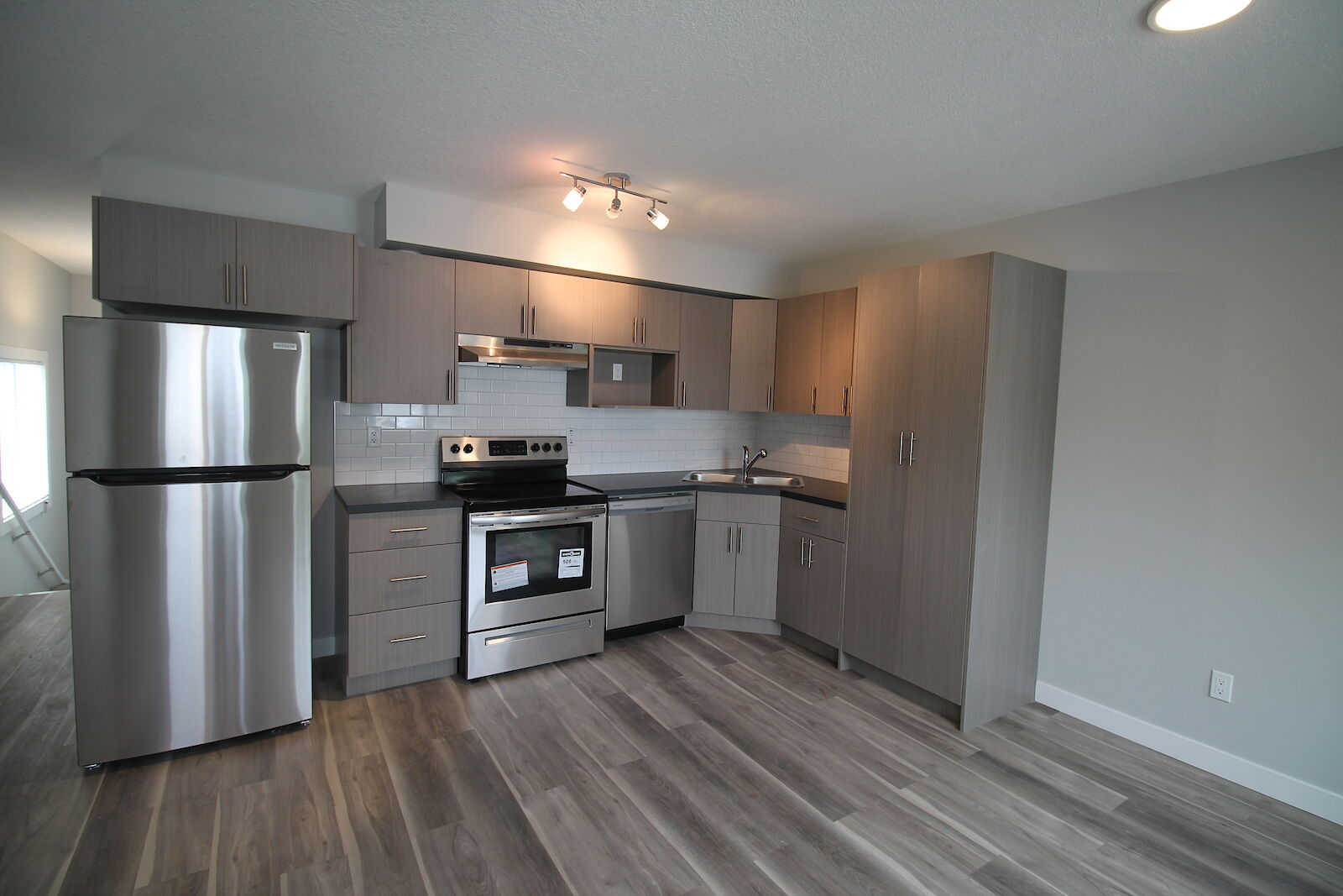 Edmonton 1 bedroom Condo Unit for rent. Property photo: 592420-1