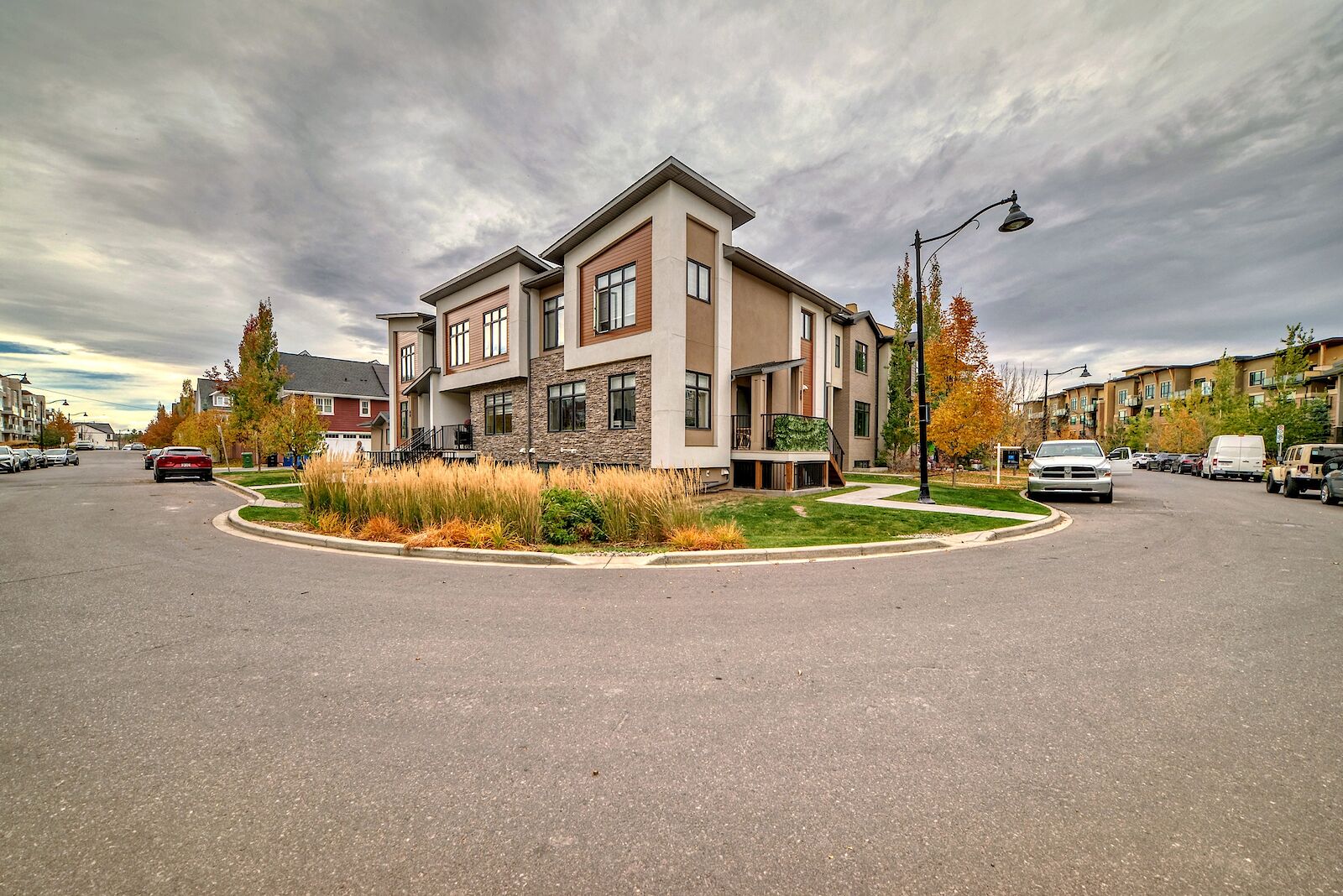 Calgary 3 + Den bedrooms Townhouse for rent. Property photo: 592674-1