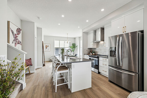 Chestermere 3 bedrooms Townhouse for rent. Property photo: 592999-3