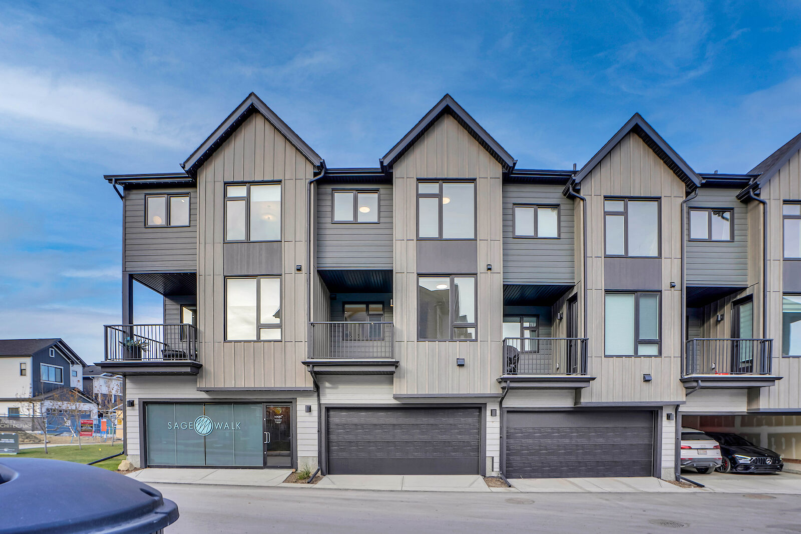 Calgary 4 bedrooms Townhouse for rent. Property photo: 593071-1