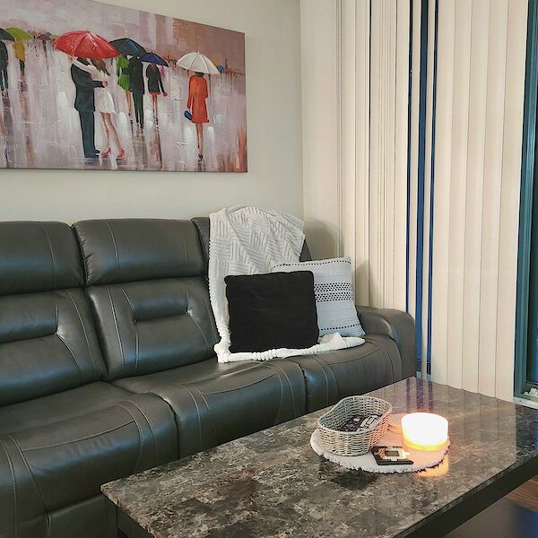 Calgary 2 bedrooms Condo Unit for rent. Property photo: 593170-2