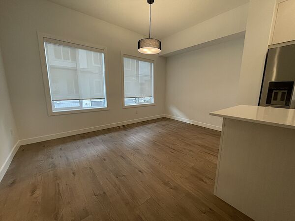 Chestermere 4 bedrooms Townhouse for rent. Property photo: 593242-3