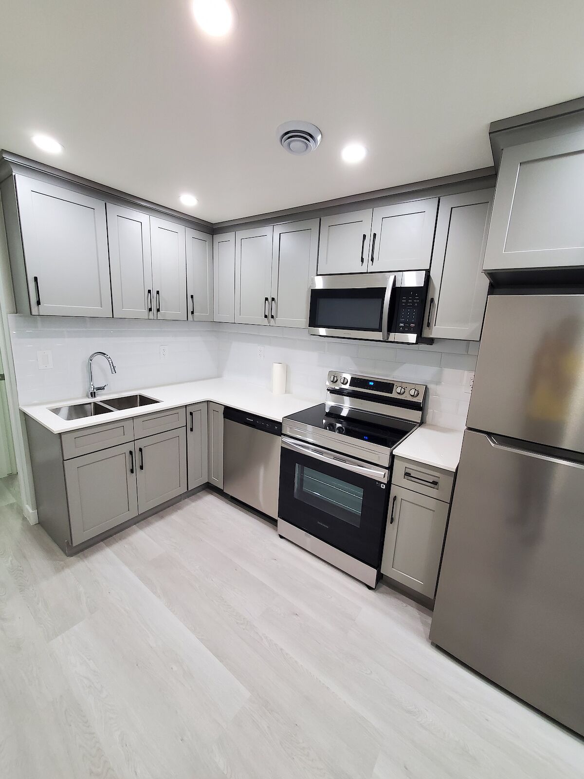 Calgary 2 bedrooms Basement for rent. Property photo: 593848-1