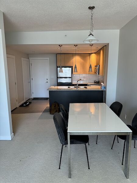 Calgary 1 bedroom Condo Unit for rent. Property photo: 593905-3