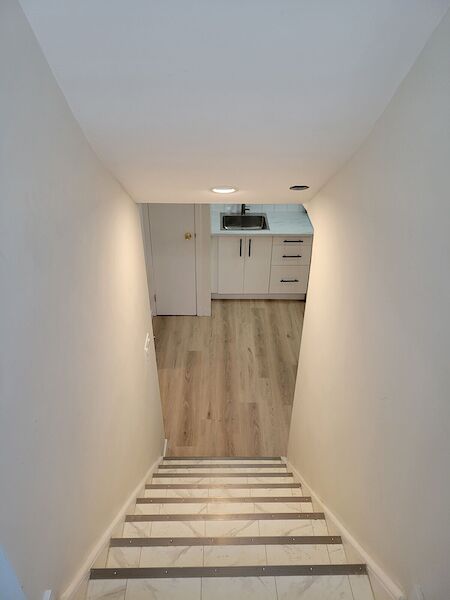Calgary 1 bedroom Basement for rent. Property photo: 594019-3