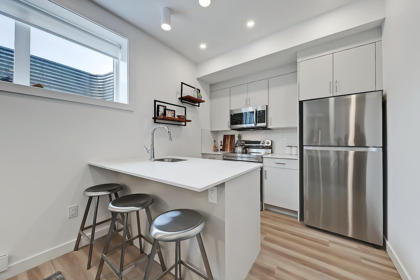 Calgary 1 bedroom Basement for rent. Property photo: 594610-1