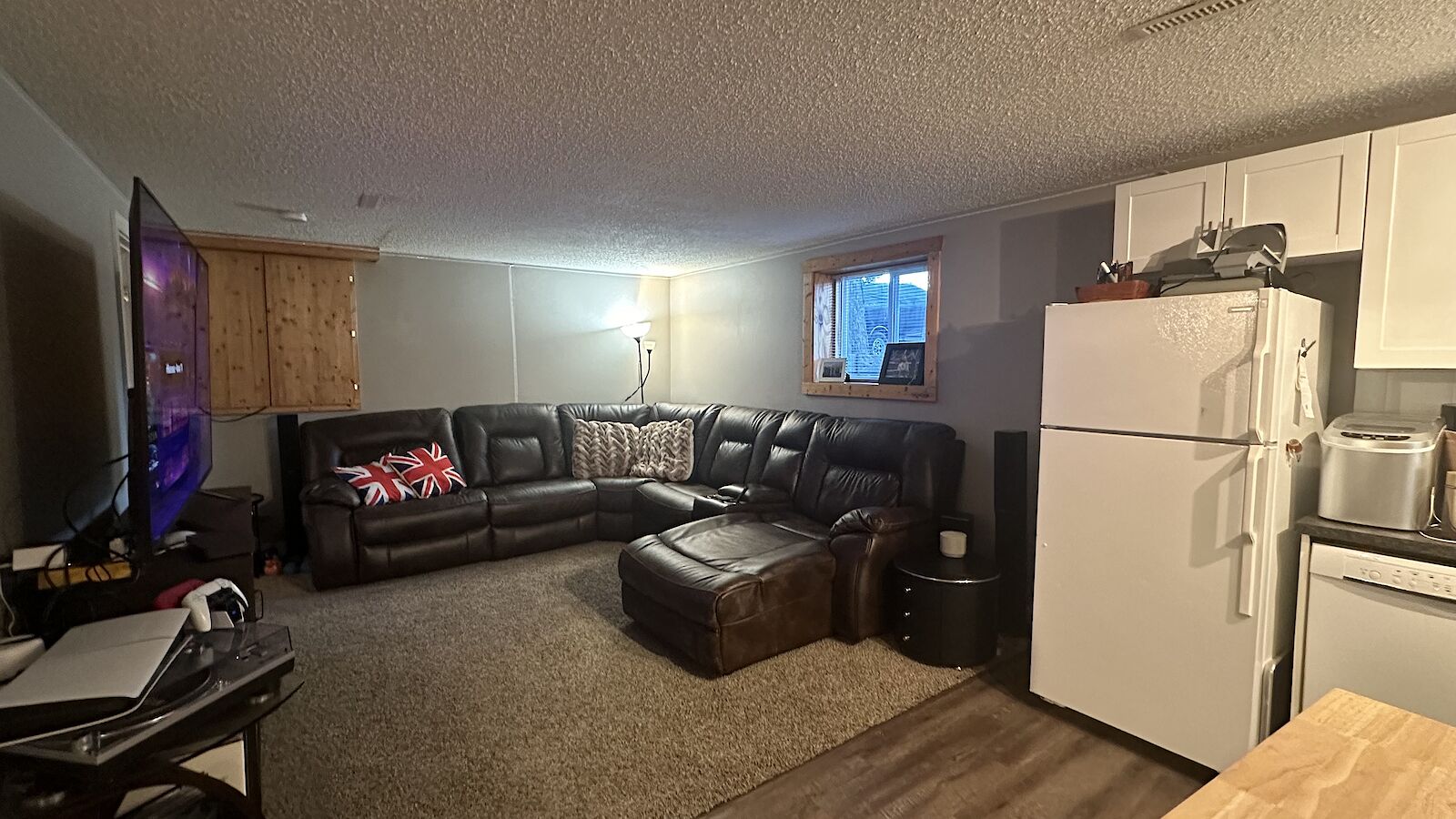 Okotoks 2 + Den bedrooms Basement for rent. Property photo: 595037-1