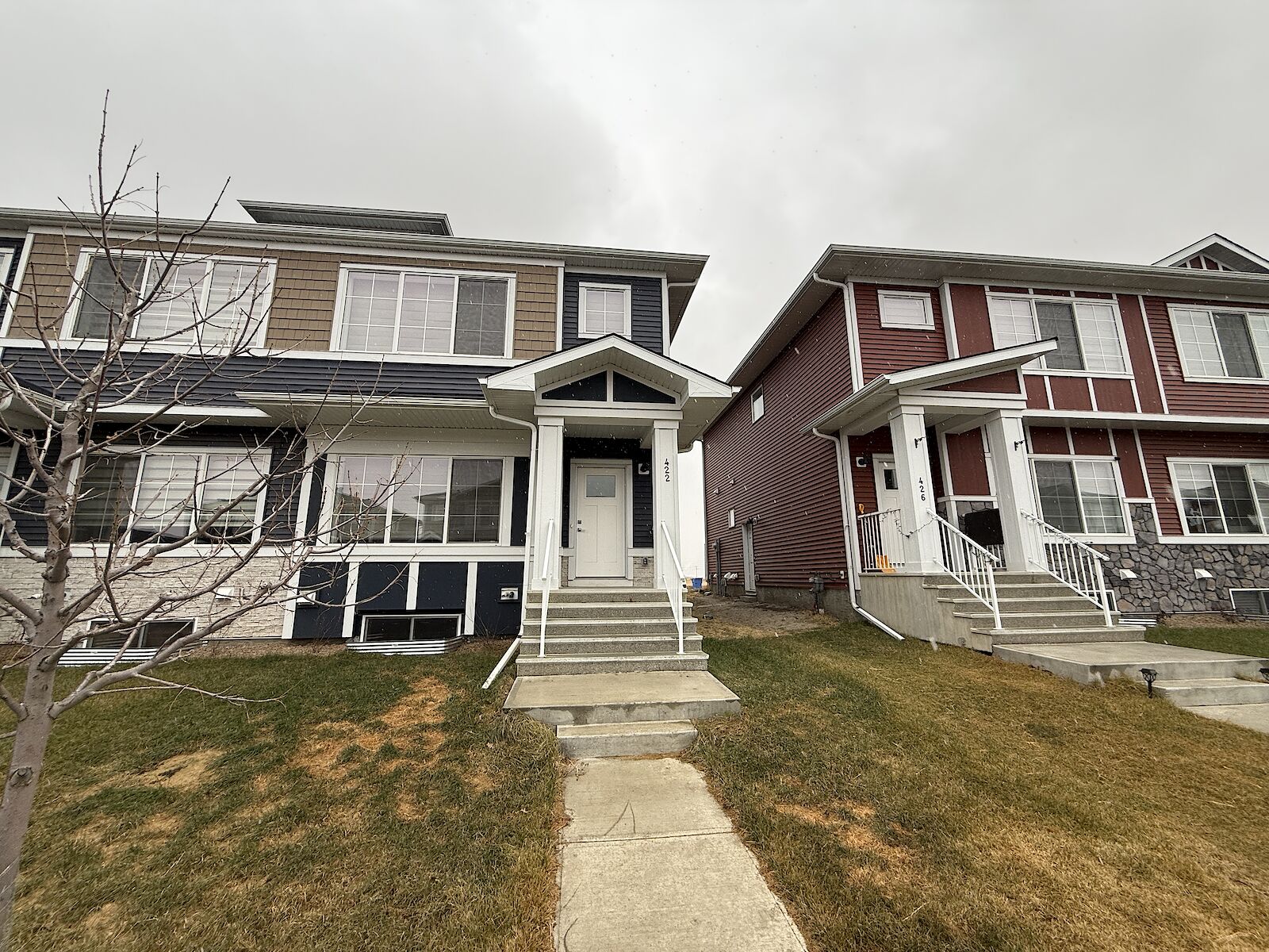Chestermere 3 bedrooms Duplex for rent. Property photo: 595052-1