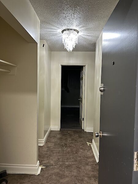 Edmonton 2 bedrooms Condo Unit for rent. Property photo: 595217-2