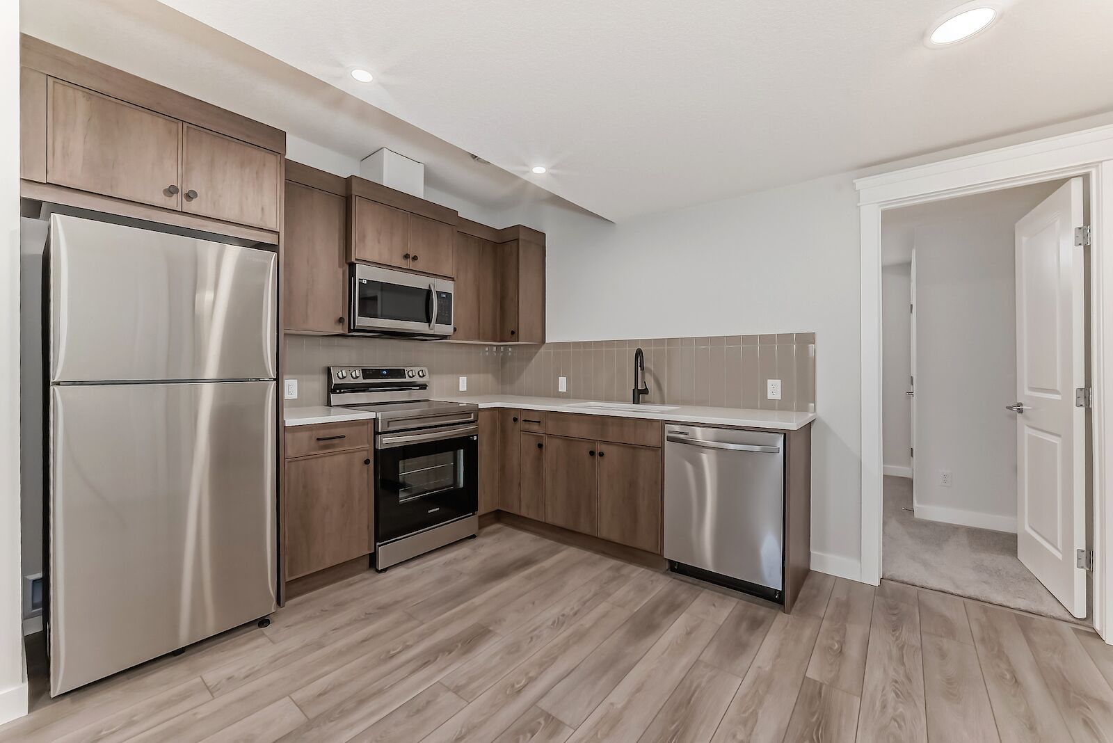 Calgary 2 bedrooms Basement for rent. Property photo: 595474-1