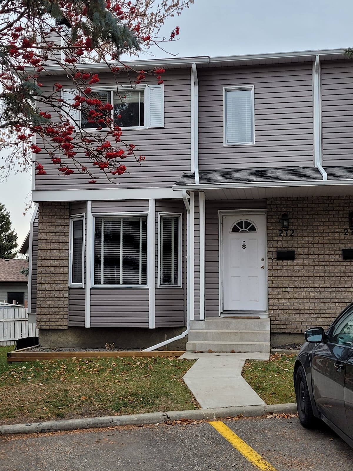 Calgary 3 bedrooms Townhouse for rent. Property photo: 595550-1