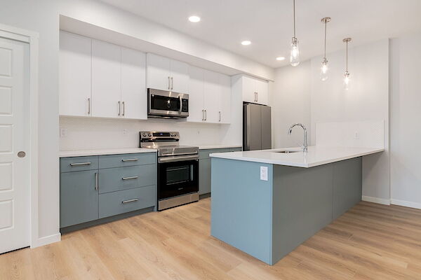 Calgary 2 bedrooms Condo Unit for rent. Property photo: 595564-2