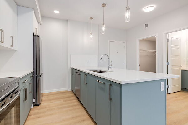 Calgary 2 bedrooms Condo Unit for rent. Property photo: 595564-3