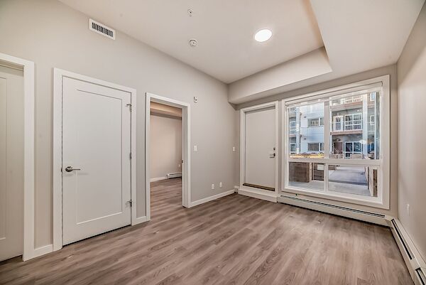 Calgary 1 bedroom Condo Unit for rent. Property photo: 595589-3