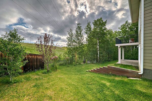 Calgary 5 + Den bedrooms House for rent. Property photo: 595942-2