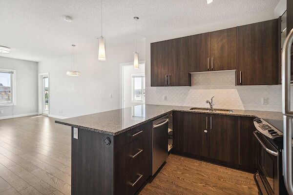 Calgary 2 bedrooms Condo Unit for rent. Property photo: 596876-3