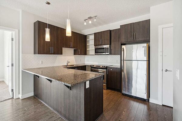 Calgary 2 bedrooms Condo Unit for rent. Property photo: 596876-2
